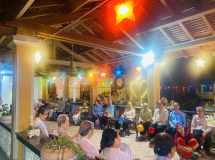 TRĂNG TRÒN DÂNG HIẾN